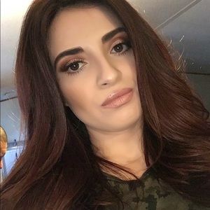 Meet your Posher, Violeta